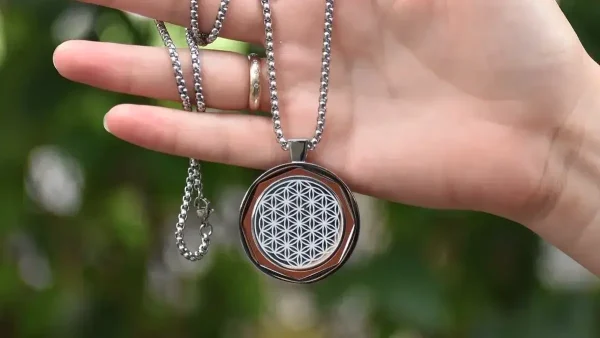 Amezcua Chi Pendant 4